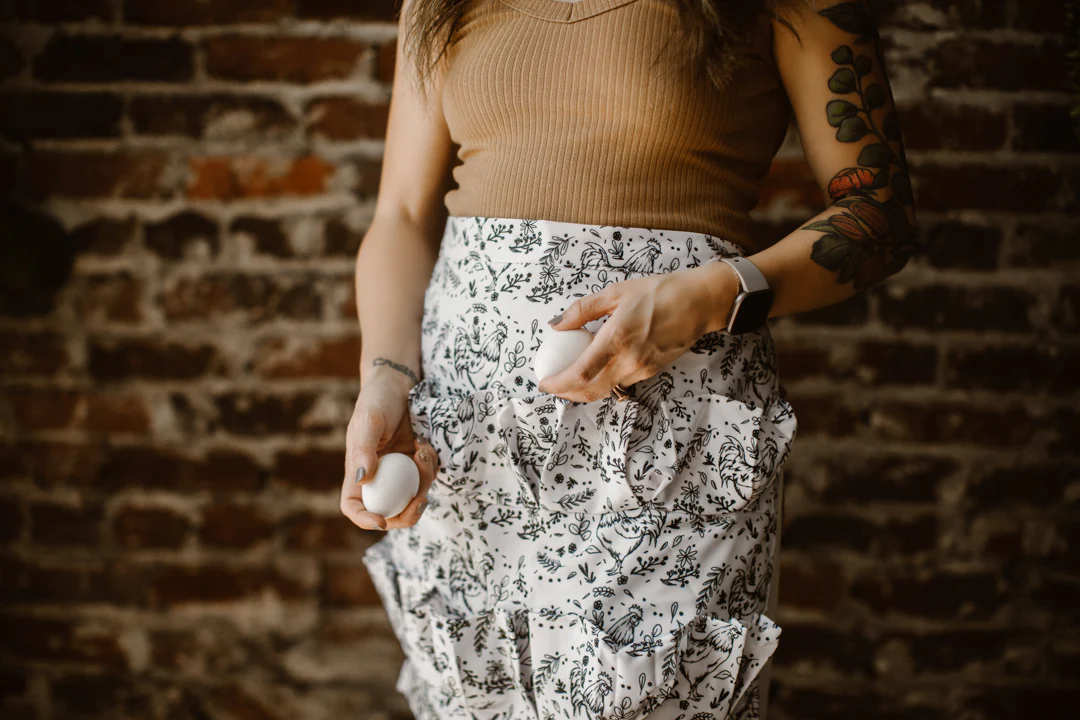 New Floral Chicken Egg Apron - Image 4